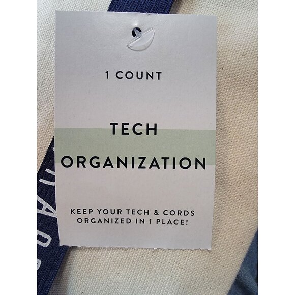 20 All Wrapped Up Tech Organization Pouch - Picture 2 of 3